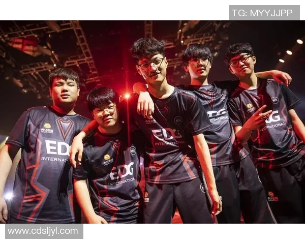 s15电竞总决赛和平精英分析EDG边路渗透策略与战术深度解析